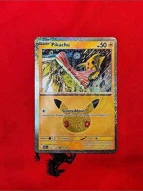 Pokémon Pikachu (30th Celebration 032/128) Holo Trading Card Yellow & Gold